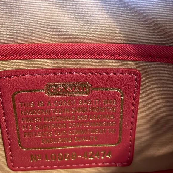 coach wristlet excellent condition - Picture 4 of 4